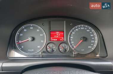 Минивэн Volkswagen Touran 2008 в 