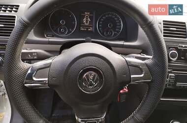 Мінівен Volkswagen Touran 2014 в 