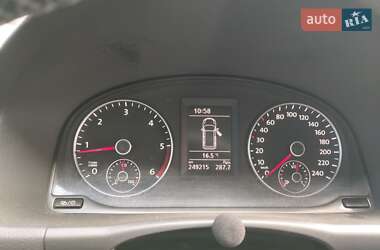 Мінівен Volkswagen Touran 2014 в 