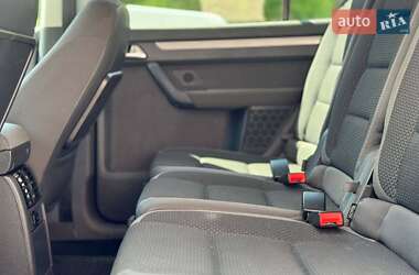 Мінівен Volkswagen Touran 2013 в 