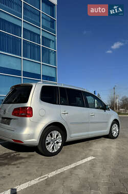 Мінівен Volkswagen Touran 2013 в 