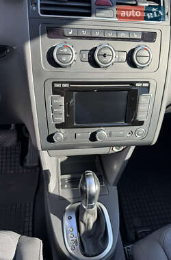 Мінівен Volkswagen Touran 2013 в 