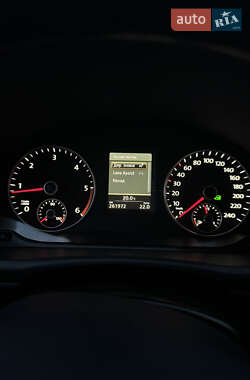 Мінівен Volkswagen Touran 2013 в 