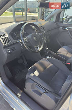 Мінівен Volkswagen Touran 2013 в 