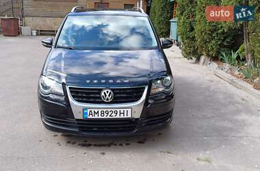 Минивэн Volkswagen Touran 2010 в Житомире
