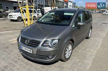 Мінівен Volkswagen Touran 2010 в Миколаєві