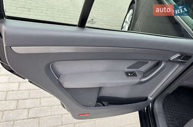 Минивэн Volkswagen Touran 2010 в 