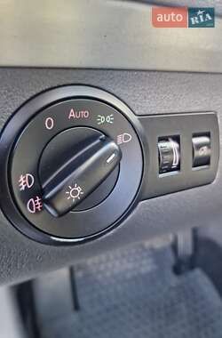 Минивэн Volkswagen Touran 2010 в 