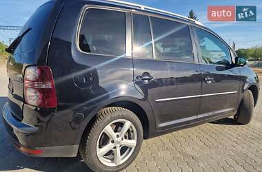 Минивэн Volkswagen Touran 2010 в 