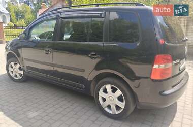 Минивэн Volkswagen Touran 2004 в 
