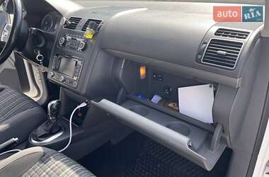 Мінівен Volkswagen Touran 2011 в 
