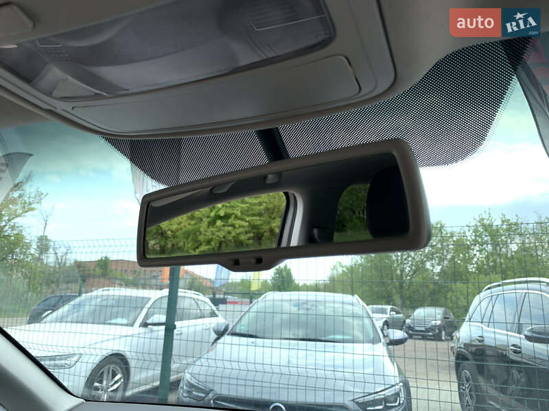 Мінівен Volkswagen Touran 2011 в Бердичеві