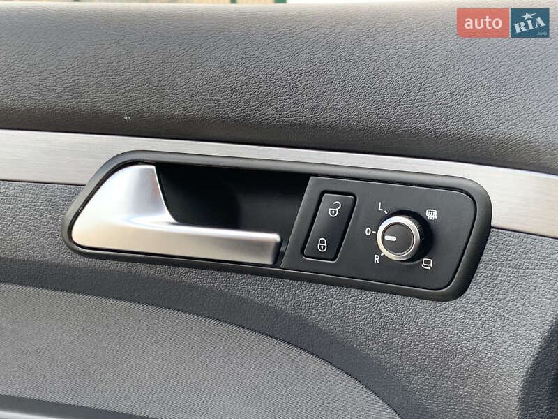 Мінівен Volkswagen Touran 2011 в Бердичеві