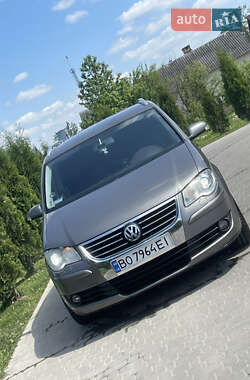 Минивэн Volkswagen Touran 2007 в Бучаче