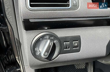 Мінівен Volkswagen Touran 2010 в 