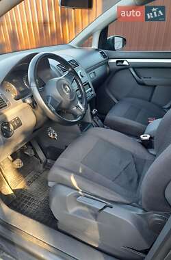 Минивэн Volkswagen Touran 2011 в 