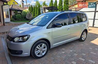 Мінівен Volkswagen Touran 2012 в Чернівцях