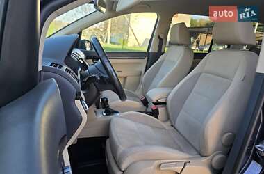 Минивэн Volkswagen Touran 2010 в 