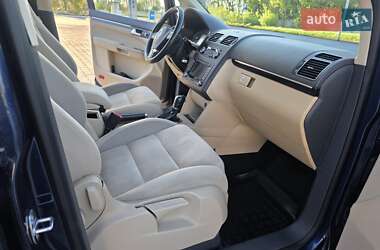 Минивэн Volkswagen Touran 2010 в 