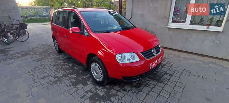 Мінівен Volkswagen Touran 2006 в Демидівці