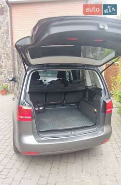 Минивэн Volkswagen Touran 2012 в 