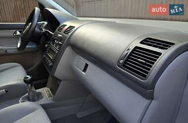 Мінівен Volkswagen Touran 2004 в 