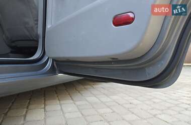 Мінівен Volkswagen Touran 2004 в 