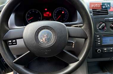Мінівен Volkswagen Touran 2004 в 