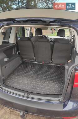 Минивэн Volkswagen Touran 2010 в 
