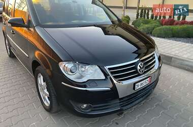 Минивэн Volkswagen Touran 2007 в Ирпене