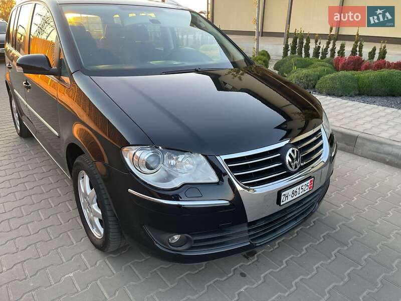 Минивэн Volkswagen Touran 2007 в 