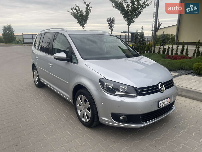 Мінівен Volkswagen Touran 2011 в 