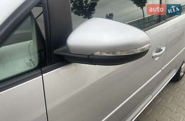 Мінівен Volkswagen Touran 2011 в 