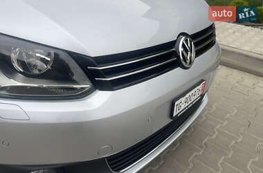 Мінівен Volkswagen Touran 2011 в 
