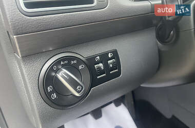 Мінівен Volkswagen Touran 2011 в 