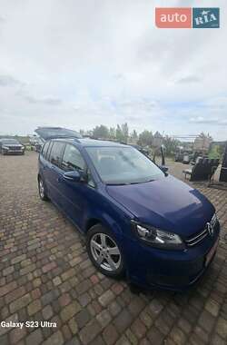 Мінівен Volkswagen Touran 2012 в 