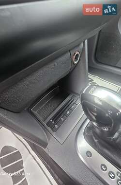 Мінівен Volkswagen Touran 2012 в 