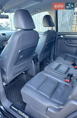 Минивэн Volkswagen Touran 2011 в 