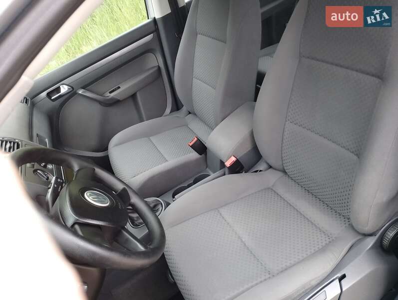 Мінівен Volkswagen Touran 2004 в Тернополі