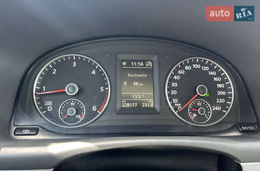 Минивэн Volkswagen Touran 2012 в 