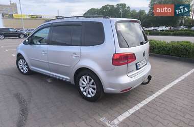 Мінівен Volkswagen Touran 2010 в 