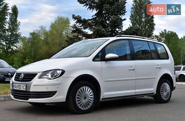Мінівен Volkswagen Touran 2009 в 
