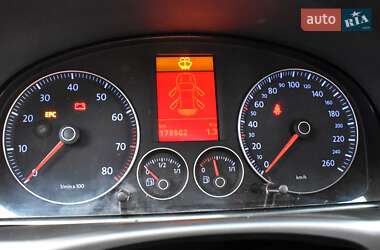 Мінівен Volkswagen Touran 2009 в 