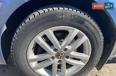 Минивэн Volkswagen Touran 2012 в 