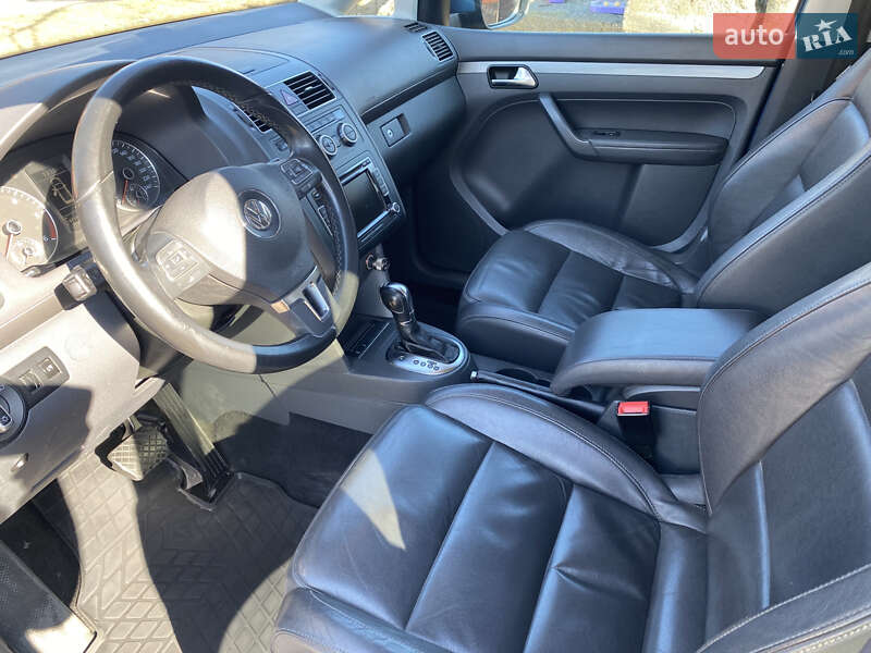 Мінівен Volkswagen Touran 2012 в Чечельнику