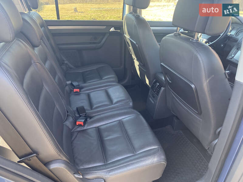 Мінівен Volkswagen Touran 2012 в Чечельнику