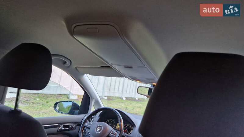 Мінівен Volkswagen Touran 2012 в Черкасах
