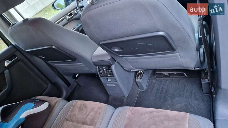 Мінівен Volkswagen Touran 2012 в Черкасах