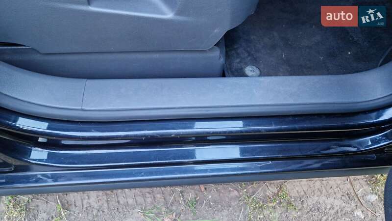 Мінівен Volkswagen Touran 2012 в Черкасах