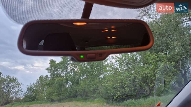 Мінівен Volkswagen Touran 2012 в Черкасах